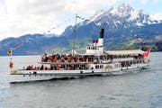 Das vollbesetzte Dampfschiff Uri. (Archivbild Boris Bürgisser/Neue LZ)