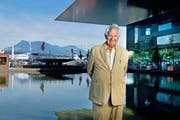 Franz Kurzmeyer an seinem Lieblingsplatz vor dem KKL. (Bild Eveline Beerkircher)