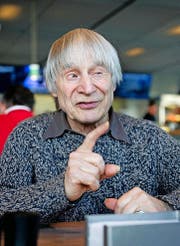 «Tja, was sagt man nicht alles im Vollsuff!», meint Dimitri schelmisch. (Bild: Corinne Glanzmann / Neue LZ)