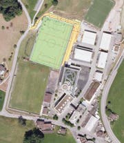 Standort Weiher, unten die bestehende «Thermoplan-Arena», oben das neue Kunststoffrasen-Normfeld. (Bild: zvg)