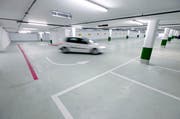 Mit ihren Parkgebühren liegt die Mall im Zentralschweizer Vergleich weit vorne. (Bild: Stefan Kaiser (Zug, 4. Mai 2011))