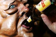 Allzu üppiger Alkoholkonsum war auch heuer oft Grund dafür, dass der Rettungsdienst ausrücken musste. (Bild: Archiv / Neue LZ)