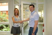 Bruno Thalmann übernimmt die Leitung des Regionalen Arbeitsvermittlungszentrums (RAV) Zug von Vorgängerin Manuela von Arx. (Bild: pd / Verein für Arbeitsmarktmassnahmen VAM)