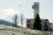 Der Lifthersteller Schindler muss erneut einen Millionenabschreiber verbuchen. (Bild: Keystone)