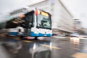 Ein Bus im Schuss (Symbolbild) (Bild: Roger Grütter/LZ)