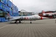Kampfjet im Verkehrshaus Luzern für die neue Sonderausstellung «Die Schweiz fliegt!», die Ende März beginnt. (Bild: Lucien Rahm (Luzern, 26. Januar 2018))