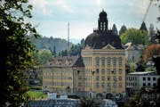 Das Hauptgebäude der Suva in der Stadt Luzern. (Bild: Boris Bürgisser)