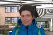 «Ich finde es toll, einmal von nahem zu sehen, was man sonst immer nur im Fernsehen sieht. Das macht Spass, trotz dem Regen.» Sabine Ess, Zug (Bild: Maria Schmid / Neue ZZ)
