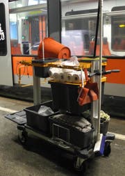 Gesucht: einen solchen Putzwagen. (Bild: Kantonspolizei Schwyz)