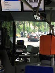 Demonstranten blockierten den Verkehr auf der Obergrundstrasse. (Bild Radio Pilatus-Hörerin Fabienne)