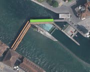 Blick auf die Spreucherbrücke: Dachentmoosung (grün) und doppelte Traufe (orange).