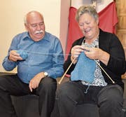Hugo Blaser und Vreny Aregger stehen seit den 60er-Jahren gemeinsam auf der Bühne. (Bild: Yvonne Imbach)