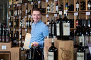 Albert Osmani, Geschäftsführer des House of Wines. (Bild: Maria Schmid (Zug, 10. Dezember 2015))