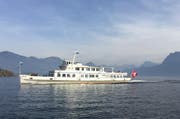 Die MS Rigi im Kreuztrichter auf Höhe Meggenhorn. Das Schiff wird am 31. Dezember aus dem Verkehr gezogen. (Bild: Leserbild: Daniel Eichenberger)