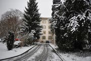 Der Obwaldner Kantonsrat stimmt der Zusammenarbeit bei der Psychiatrieversorgung zu. Im Bild: Das Gebäude der Psychiatrie in Sarnen. (Bild: Corinne Glanzmann / Neue OZ)