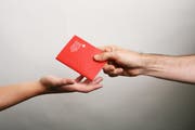 Staatsbürgerliche Grundkenntnisse werden in Obwalden für eine Einbürgerung vorausgesetzt. (Bild: Manuela Jans / Neue LZ)