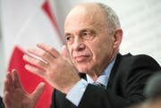 Bundesrat Ueli Maurer wird künftig das Finanzdepartement führen. (Bild: Keystone/Marcel Bieri)