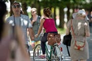 Verboten: Velofahren auf dem Schweizerhofquai. (Bild: Pius Amrein / Neue LZ)