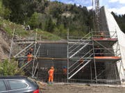 Abschlussarbeiten im Innenraum des Geschiebesammlers. (Bild: pd)