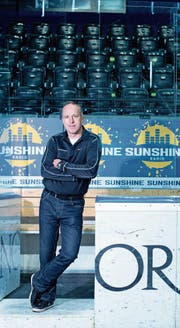 Ex-Schiedsrichter Danny Kurmann in der Zuger Bossard-Arena. (Bild: Maria Schmid (Zug, 19. April 2017))