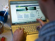 Im April lag die Arbeitslosigkeit in der Schweiz bei 3,3 Prozent. Damit reduzierte sich die Zahl der der Menschen ohne Arbeit im Vergleich zum März und im Vergleich zum April vor einem Jahr. (Archiv) (Bild: KEYSTONE/ALESSANDRO DELLA BELLA)
