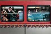 Strömen wieder in die Region Vierwaldstättersee: Chinesische Touristen an der Rigi. (Bild: Nadia Schärli (Rigi Kaltbad, 14. Feburar 2017))