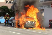Das Auto brannte vollständig aus. (Bild Feuerwehr Michelsamt)