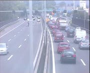 Auch auf der A2 Luzern-Kriens staute es. (17.55 Uhr, Blickrichtung Basel) (Bild: luzernmobil.ch)