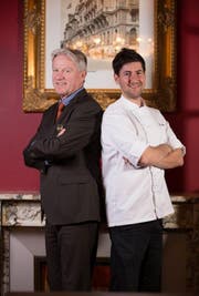 Restaurant Manager Othmar Wicki (links) und Küchenchef Adrian Bührer im neuen Restaurant National. (Bild: PD)