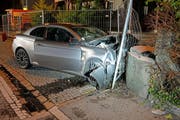 Dieser Unfall endete tödlich für die 28-jährige Autofahrerin. (Bild: Luzerner Polizei)
