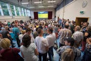Rund 400 Personen kamen an die Info-Veranstaltung. (Bild: Keystone / Urs Flüeler)