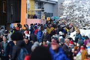 Impressionen des Fasnachtumzuges in Alosen. (Bild: Maria Schmid (12. Februar 2018, Alosen))