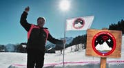 Seit Monaten laufen die Vorbereitungen: Ein Pistenarbeiter präpariert einen UFO-Landeplatz. (Bild: zvg)