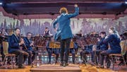 Die neue Dirigentin Hagia Pastor im Einsatz am Jahreskonzert der Feldmusik Rain. (Bild: Nadia Schärli (Rain, 26. Januar 2018))