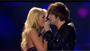 Die Hünenbergerin Chanelle Wyrsch singt im Duett mit Alexander Jahnke in der Liveshow. (Bild: Screenshot Video DSDS / rtl.de)