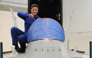 Corinne Röösli ist Lehrtochter bei der Ruag. Sie lernt Polymechanikerin. (Bild Boris Bürgisser/Neue LZ)