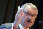 Der ehemalige Chef des Schweizer Geheimdienstes, Peter Regli, glaubt, dass der Bund ungenügend auf Cyber-Attacken vorbereitet sei. (Bild: Archiv / Keystone)