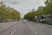 Die Hinterbergstrasse sowie die Bushaltestellen Riedmatt werden saniert. (Bild: Google maps)