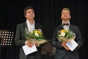 Die beiden Preisträger für die beste Maturaarbeit: David Briellmann (links) und Marco Jost. (Bild Markus Wild)