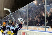 Freude in Ambri: Samih Sawiris wird den Verein langfristig finanziell unterstützen. (Bild: Keysone)