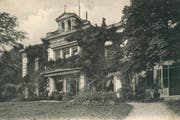 Die ursprüngliche St. Charles Hall - hier auf einer Postkarte von 1905 (oben) - war noch in ganz anderem Stil gebaut worden als die heutige aus dem Jahr 1920. (Bild: PD)