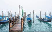 Ein Gondoliere in Venedig: Wohin geht die Fahrt der Region Veneto, die nach Unabhängigkeit von Rom strebt? (Bild: Getty/Marco Secchi)