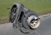 Die Autofahrerin krachte in den Anhänger. (Bild: Luzerner Polizei (Schenkon, 14. März 2017))