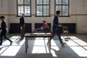 Stellen, schichten, lagern, Musikperformance von Sophia Martell und Emilio Guim auf dem Giswil International Performance Art Festival, 2015. (Bild: PD)