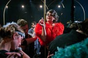Annina Polivka spielt eine der beiden Hauptrollen. (Bild: Ingo Höhn/Luzerner Theater)