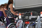 So wie in Stans (Bild) kann man auch in Horw Velos von Nextbike mieten. (Bild: Matthias Piazza (Stans, 19. Juli 2010))