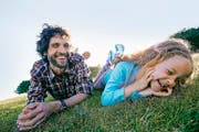 Vater mit Kind: Bei einer Trennung der Eltern ist seit dem 1. Juli 2014 die gemeinsame elterliche Sorge die Regel. (Bild: Getty)
