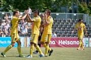 Die Luzerner Oliver Bozanic, Dario Lezcano und Adrian Winter (von links), bejubeln den zweiten Treffer. (Bild: Keystone)
