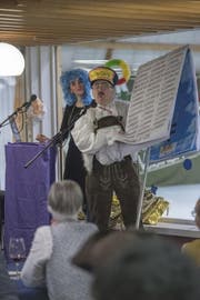 Petra und Aloisius erzählten Kurioses aus dem Alltag im Hinterland. (Bild: Pius Amrein (Willisau, 11. Februar 2018))