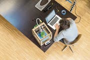 Mit 3D-Druckern können Prototypen von Produkten entwickelt werden. (Bild: Gaetan Bally/Keystone)